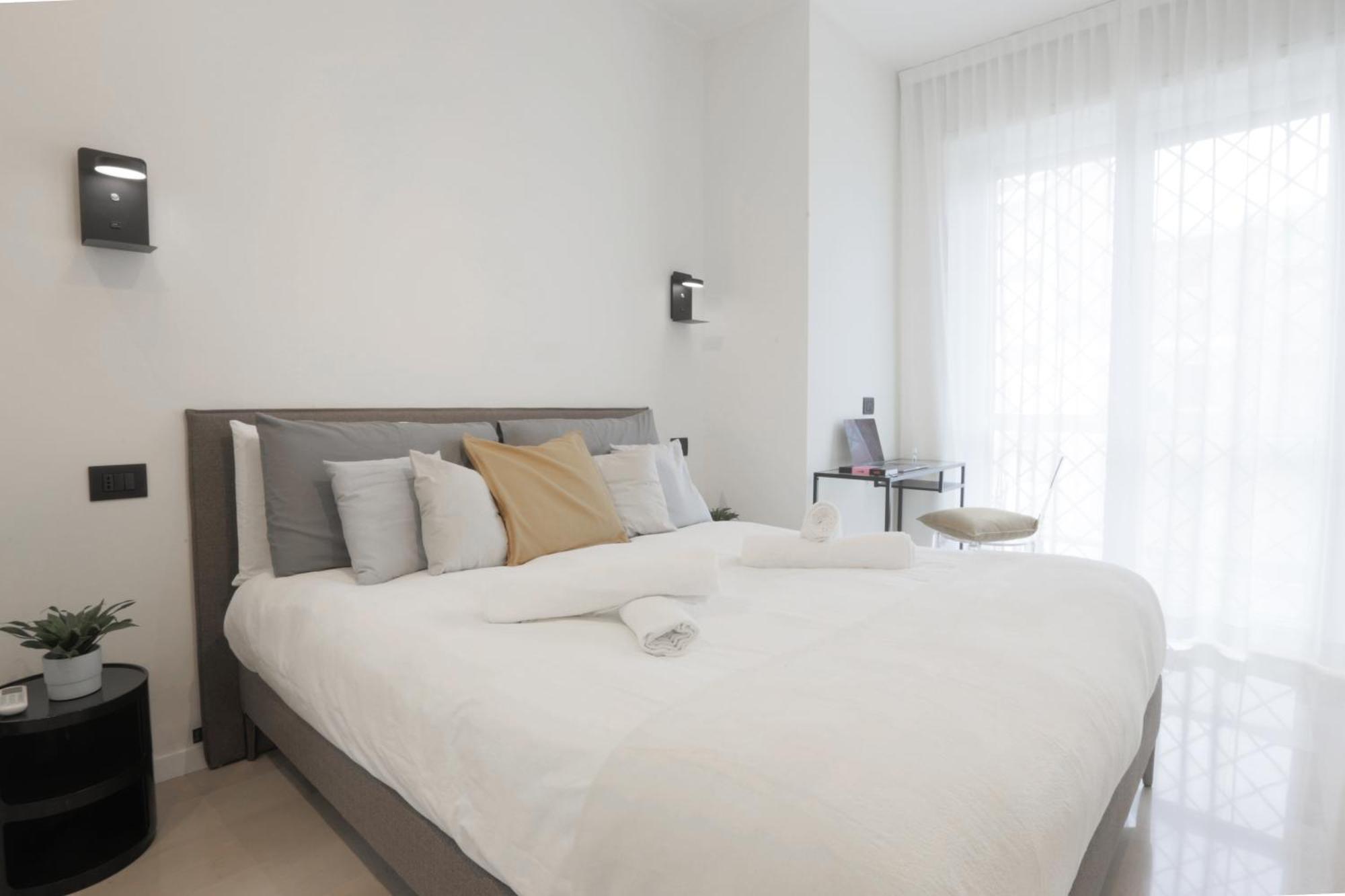 New Modern Flat 10 Minutes Walk From Central Station Milan Exterior photo